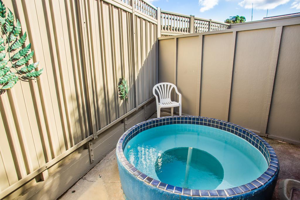 Bennetts Thermal Motor Inn Tauranga Exteriör bild